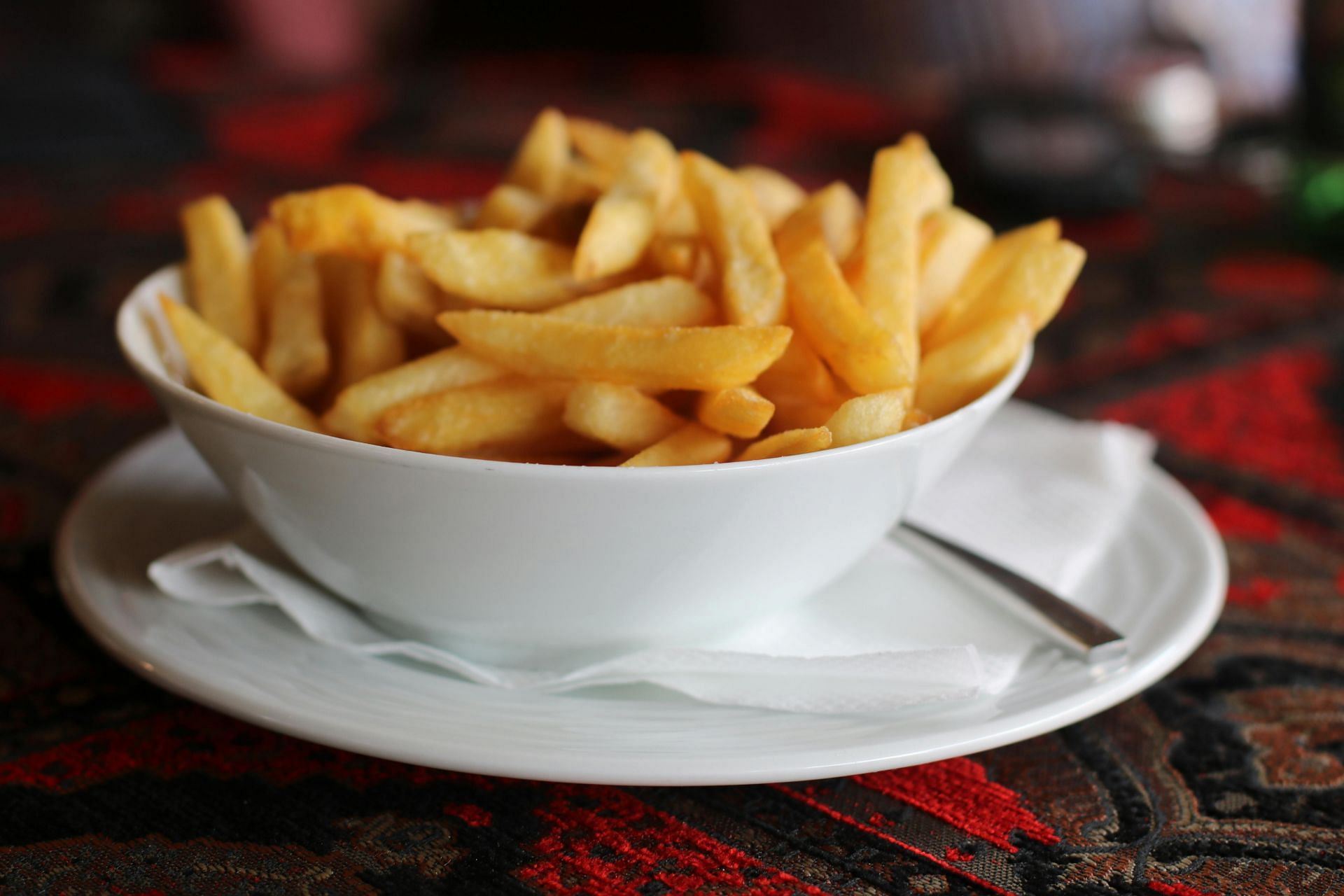 Tips to stop eating junk food (image sourced via Pexels / Photo by dzenina)